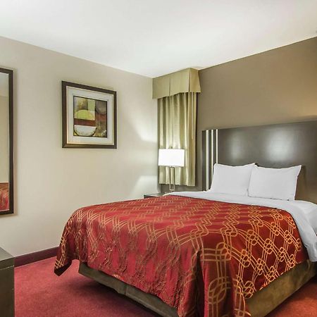 Econo Lodge Inn & Suites Lethbridge Dış mekan fotoğraf