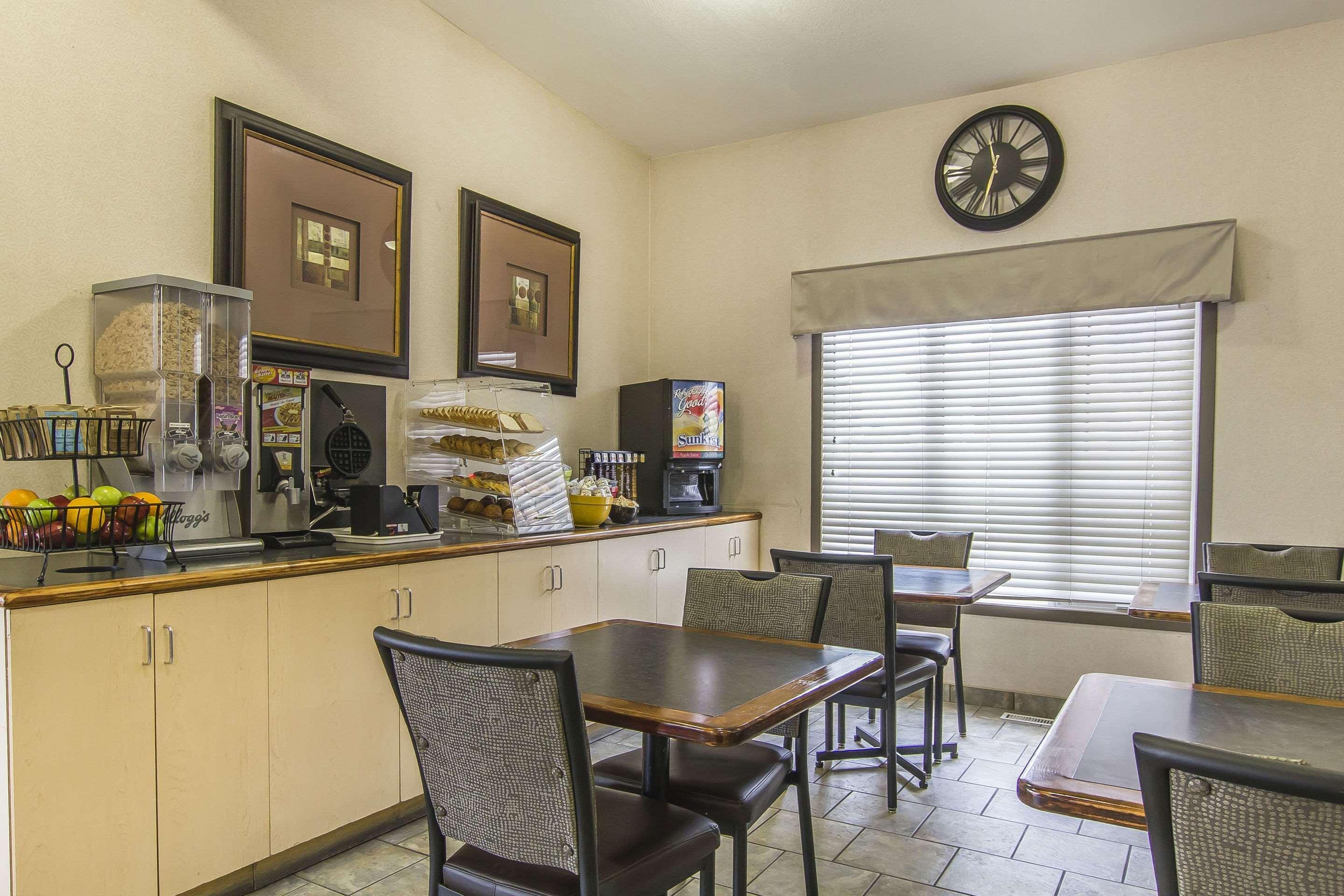 Econo Lodge Inn & Suites Lethbridge Dış mekan fotoğraf