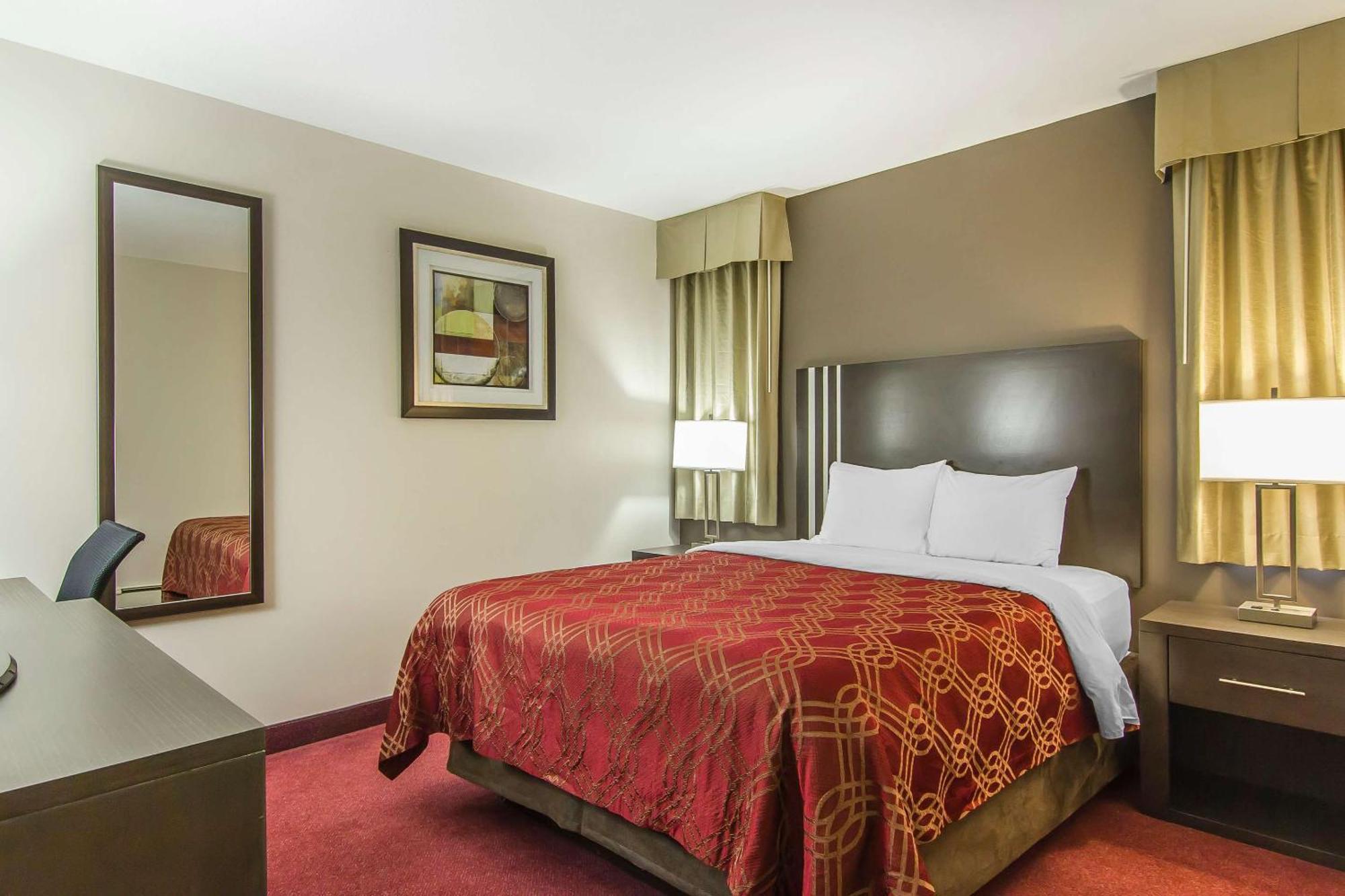 Econo Lodge Inn & Suites Lethbridge Dış mekan fotoğraf
