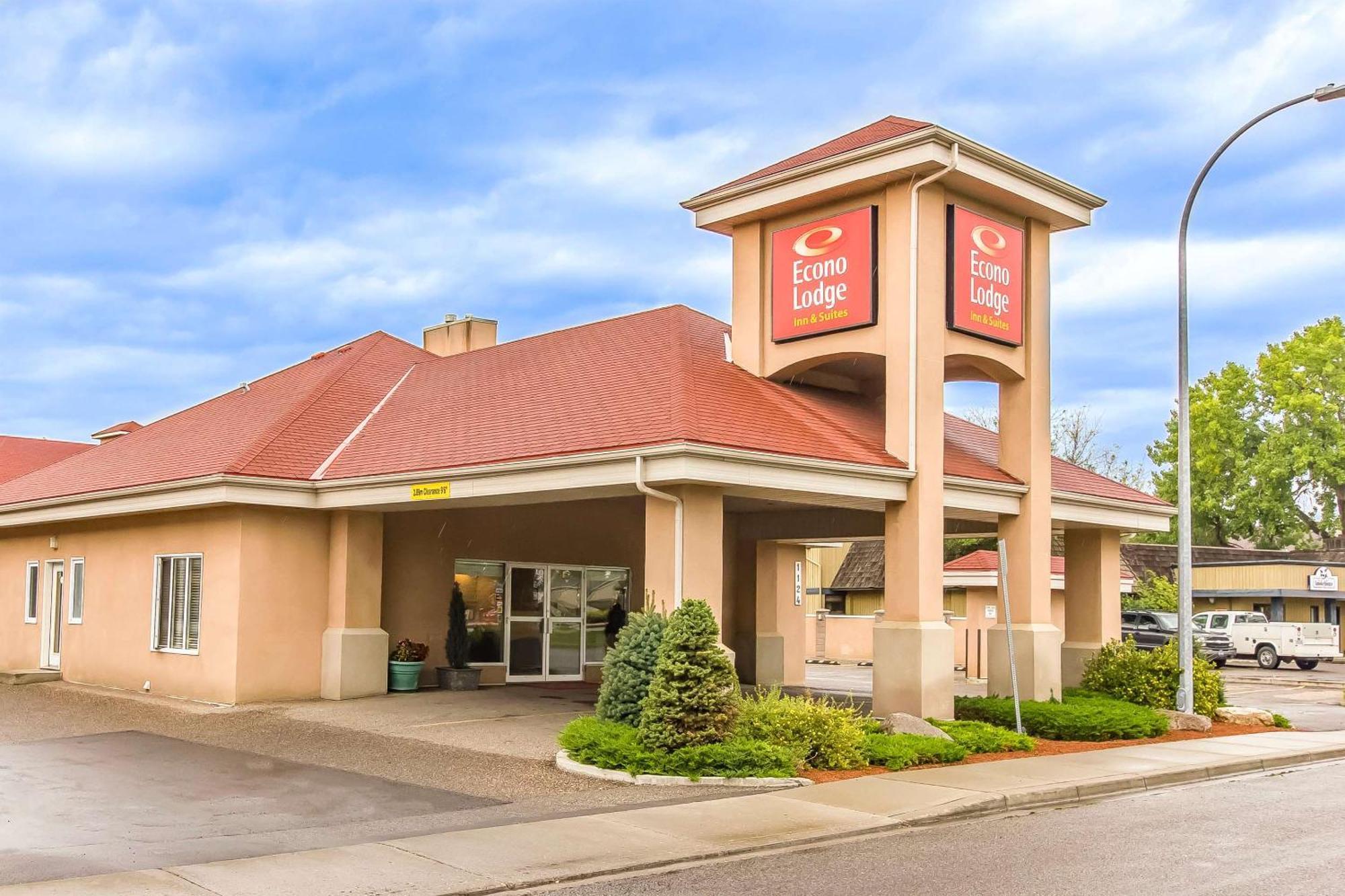Econo Lodge Inn & Suites Lethbridge Dış mekan fotoğraf